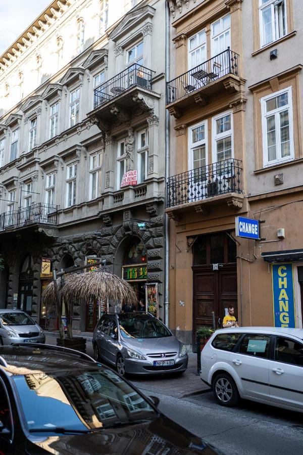 King Seventeen Homes Budapesta