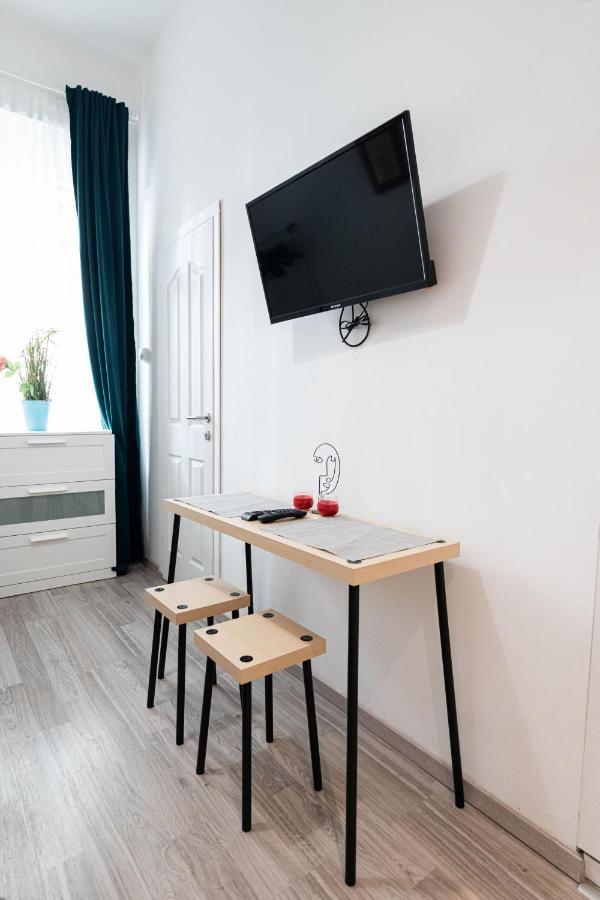 King Seventeen Homes Апартаменти