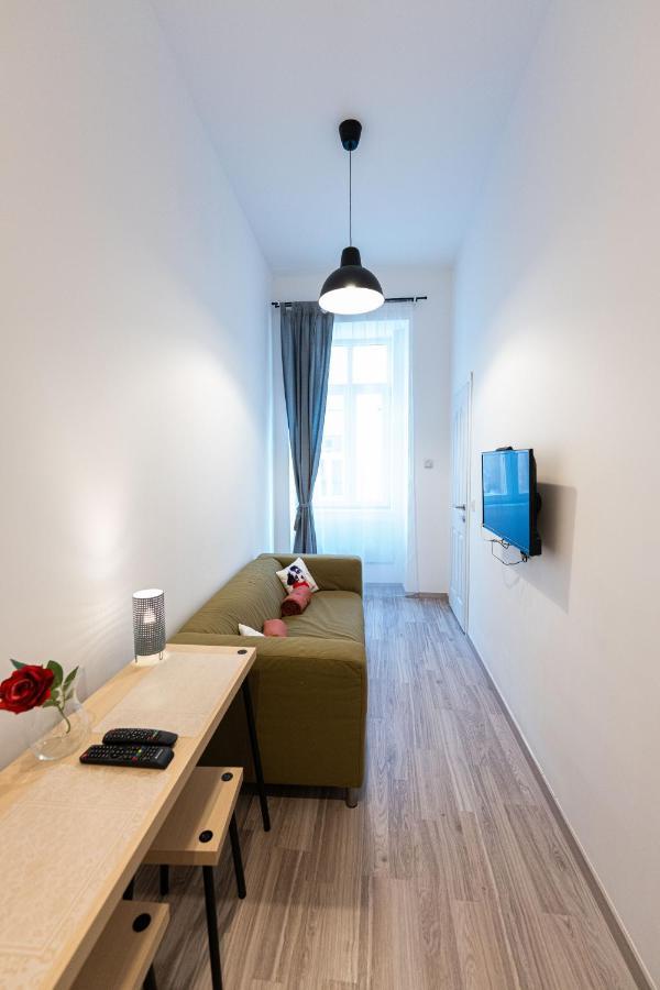 King Seventeen Homes Апартаменти